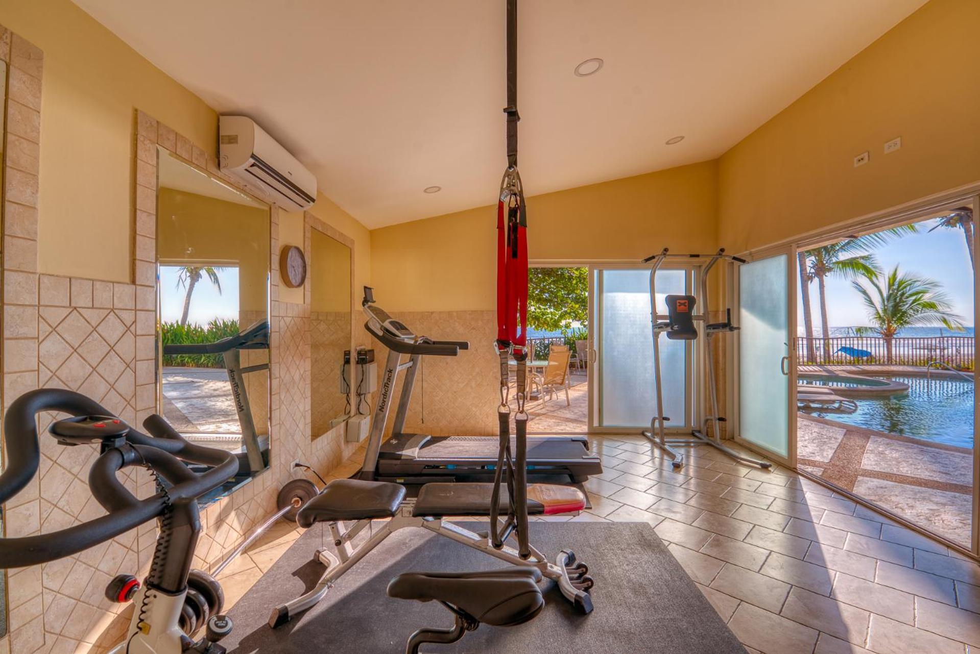 Secretjaco - Luxury Beach Front Penthouse With Pool & Jacuzzi Exterior photo